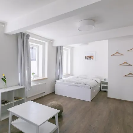 Cozy Apartment In Quiet Courtyard Near Charles Bridge Prague Exterior photo