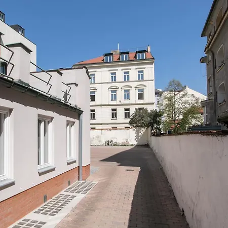 Cozy Apartment In Quiet Courtyard Near Charles Bridge Prague Exterior photo