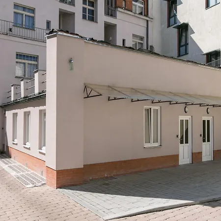 Cozy Apartment In Quiet Courtyard Near Charles Bridge Prague Exterior photo