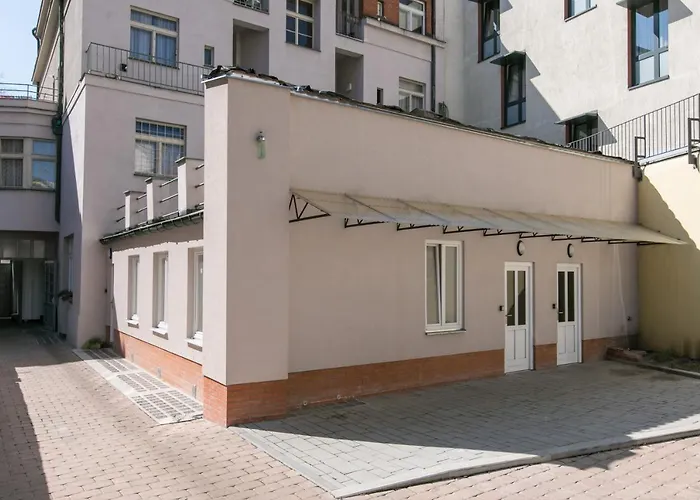 Cozy Apartment In Quiet Courtyard Near Charles Bridge